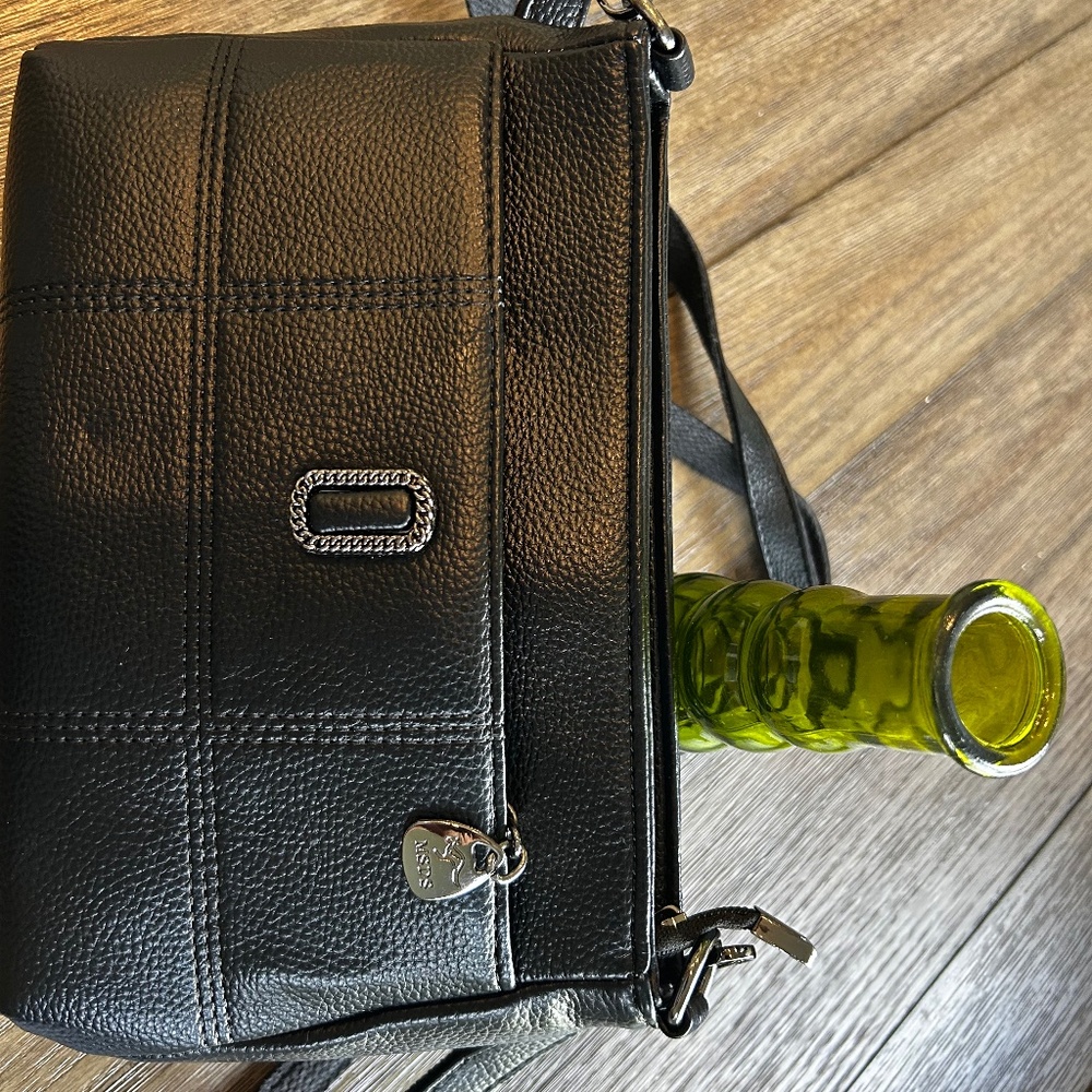 ✨ Elegant Black Leather Crossbody Bag – Timeless, Stylish & Practical ✨
